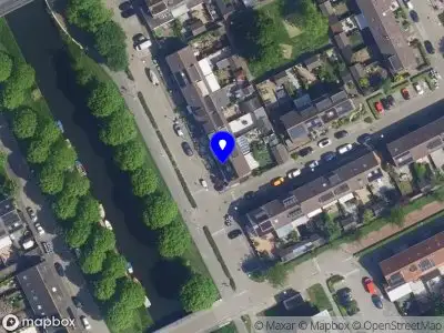 Brandweer met grote spoed naar de Vleetstraat in Almere vanwege voertuigbrand