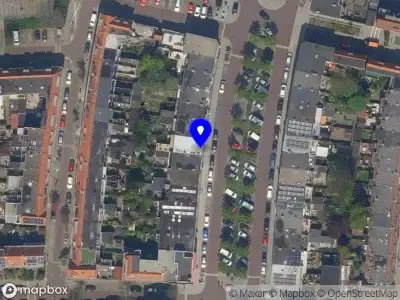 Ambulance met grote spoed naar de Rembrandtlaan in Schiedam