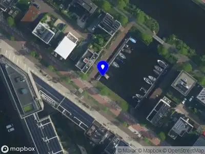 Brandweer met grote spoed naar de Solitudolaan in Amsterdam vanwege personen te water