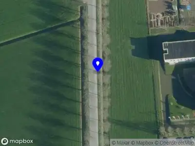 Brandweer met grote spoed naar de Waaldijk in Vuren vanwege gebouwbrand