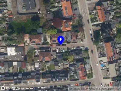 Ambulance met grote spoed naar de Hendrik Buesinkhof in Pernis Rotterdam