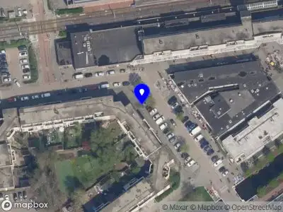 Ambulance met grote spoed naar de Spinet in Rotterdam