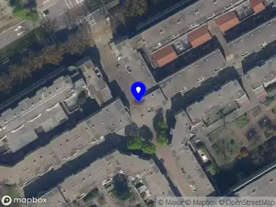 Brandweer met gepaste spoed naar de Oostmolenstraat in Rotterdam vanwege een buitenbrand
