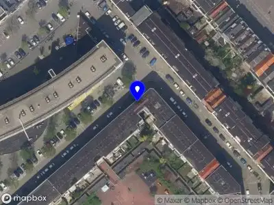 Ambulance met grote spoed naar de Kaapstraat in Rotterdam