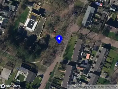 Brandweer met gepaste spoed naar de Simke Kloostermanstrjitte in Twijzel vanwege een buitenbrand
