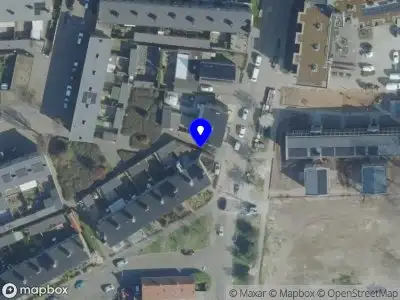 Brandweer met grote spoed naar de Johannes Poststraat in Oss vanwege voertuigbrand