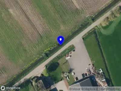 Brandweer met gepaste spoed naar de Veldweg in Buren