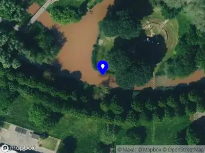 Brandweer met gepaste spoed naar de Landdrostlaan in Apeldoorn