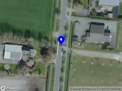 Brandweer met grote spoed naar de Blauwstraat in Oploo vanwege een buitenbrand