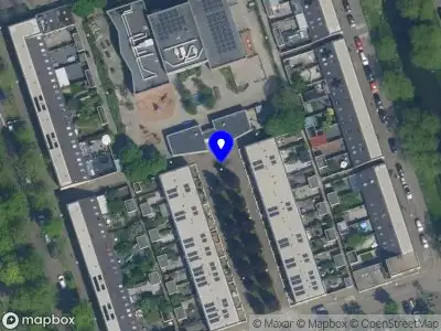 Ambulance met grote spoed naar de Lanakenstraat in Amsterdam