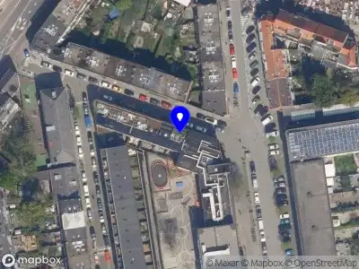 Ambulance met gepaste spoed naar de Margrietstraat in Rotterdam