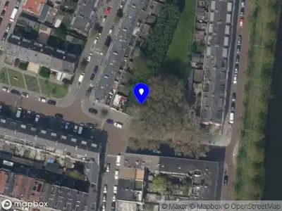 Ambulance met grote spoed naar de Struitenweg in Rotterdam