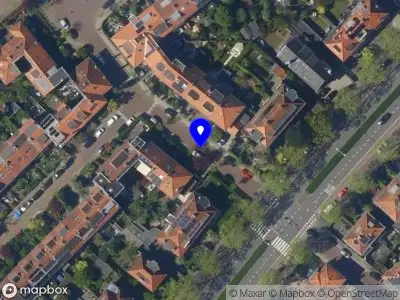 Ambulance met grote spoed naar de Laan van Sevenstar in Voorburg