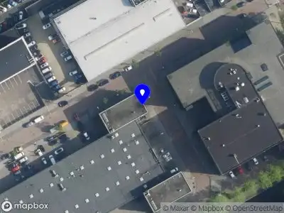 Ambulance met grote spoed naar de Pieter Braaijweg in Amsterdam-Duivendrecht