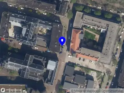 Ambulance met grote spoed naar de Hammerstraat in Rotterdam