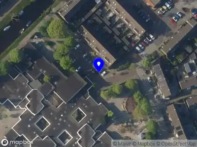 Ambulance met grote spoed naar de Antoinette Kleynstraat in Leiden