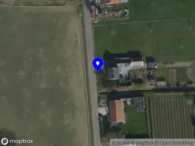 Brandweer met gepaste spoed naar de Kasteelstraat in Wolphaartsdijk vanwege een buitenbrand