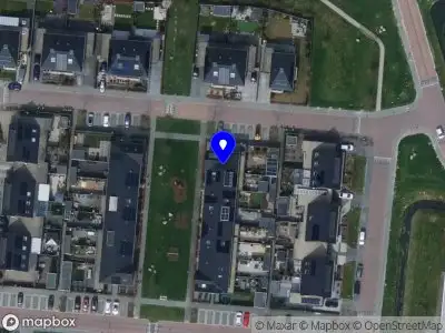 Ambulance met grote spoed naar de Kersenhof in Nieuw-Beijerland