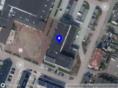 Ambulance met grote spoed naar de Van der Straatenplein in Mijnsheerenland