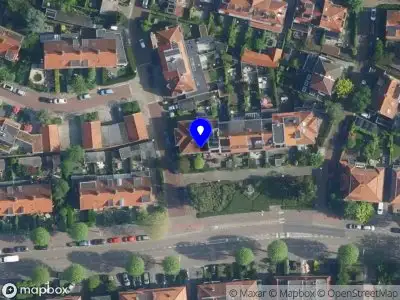 Ambulance met grote spoed naar de Nassaupark in Amstelveen