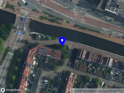 Ambulance met gepaste spoed naar de Prins Hendrikkade in Diemen