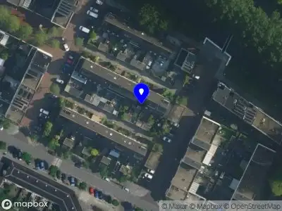 Ambulance met grote spoed naar de Grootslagstraat in Amsterdam