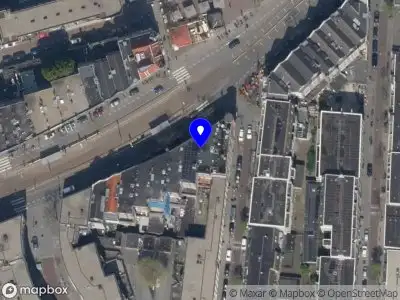 Ambulance met grote spoed naar de 1e Middellandstraat in Rotterdam