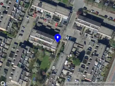 Ambulance met grote spoed naar de Kapittelhoek in Hoogvliet Rotterdam