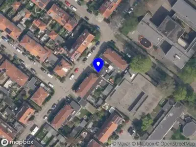 Ambulance met grote spoed naar de De Villeneuvestraat in Rotterdam