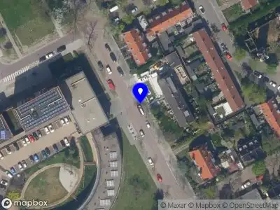 Ambulance met grote spoed naar de Courzandseweg in Rotterdam