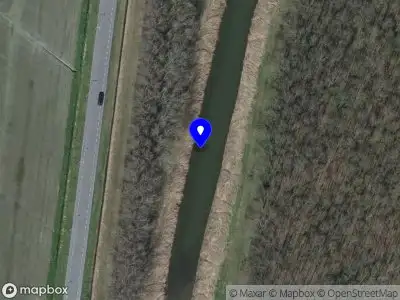 Brandweer en politie met grote spoed naar de Emmastraat in Den Bommel vanwege middelgrote brand