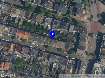 Ambulance met grote spoed naar de Van der Vinnestraat in Haarlem