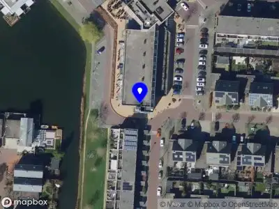 Brandweer met gepaste spoed naar de Reuchlinhaven in Barendrecht vanwege afgaan automatisch brandalarm