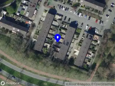 Brandweer met grote spoed naar de Puitstraat in Hoogvliet Rotterdam vanwege voertuigbrand