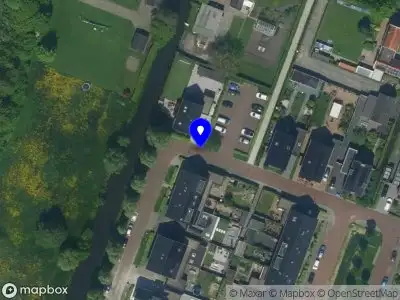 Ambulance en brandweer met grote spoed naar de Notarisappelstraat in Zuidoostbeemster vanwege middelgrote brand