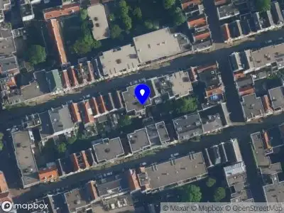 Ambulance met gepaste spoed naar de Noordermarkt in Amsterdam