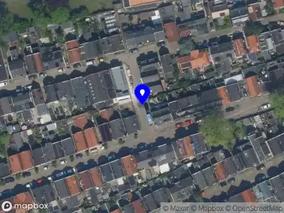 Ambulance met grote spoed naar de Pelikaanstraat in Zaandam