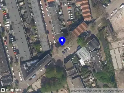 Ambulance met grote spoed naar de Prins Hendrikstraat in Vlaardingen