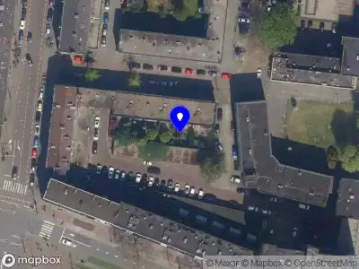 Ambulance met grote spoed naar de Jan van Loonslaan in Rotterdam