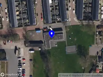 Brandweer met gepaste spoed naar de Kurkemeerstraat in Leeuwarden vanwege een buitenbrand