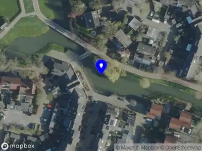 Brandweer met grote spoed naar de Mulder in Beuningen vanwege voertuigbrand