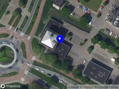 Ambulance met grote spoed naar de De Wederik in Papendrecht