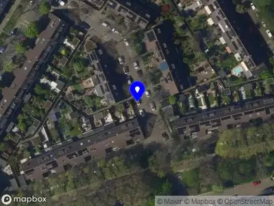 Ambulance met grote spoed naar de Architect Duikerstraat in 's-Gravenhage