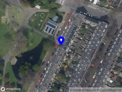 Ambulance met grote spoed naar de Amelandseplein in Rotterdam