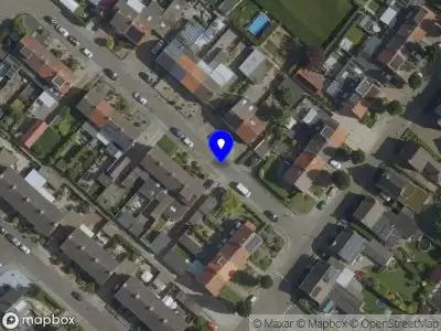 Brandweer met grote spoed naar de Binsveldhofstraat in Beek vanwege gebouwbrand