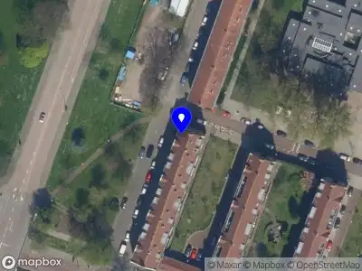 Ambulance met grote spoed naar de Rubensstraat in Rotterdam