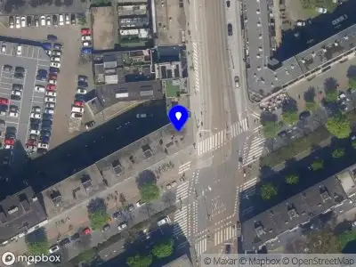 Ambulance met grote spoed naar de Jonker Fransstraat in Rotterdam