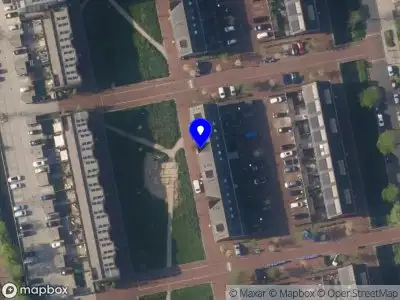 Ambulance met grote spoed naar de Simon Vestdijkpad in Leiden