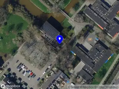 Ambulance met grote spoed naar de Salamanderveen in Spijkenisse