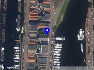 112 melding Ambulance met gepaste spoed naar de Achterhaven in Rotterdam